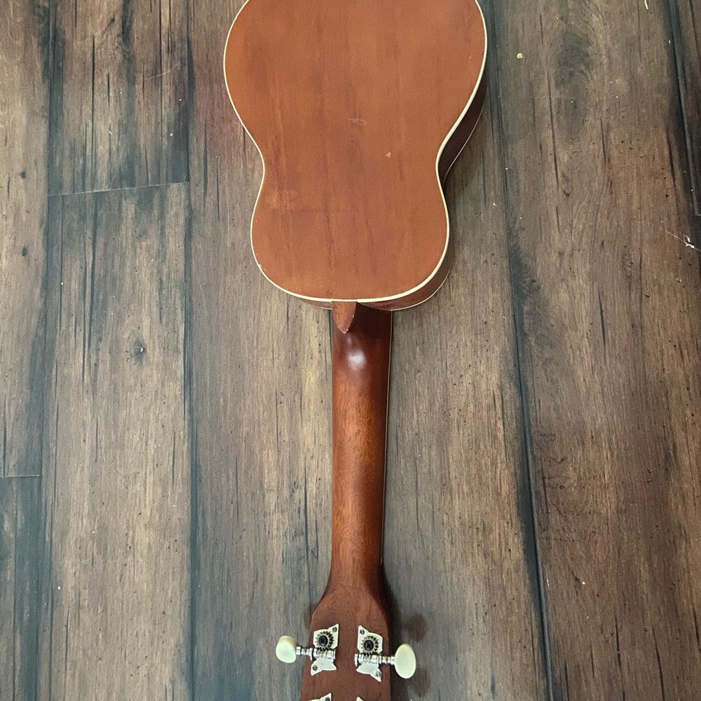 Ukulele - Picture 2 of 2